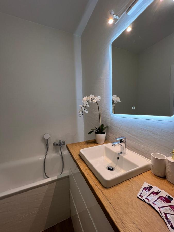 Apartament 26 Metro Apartment Varşovia Exterior foto